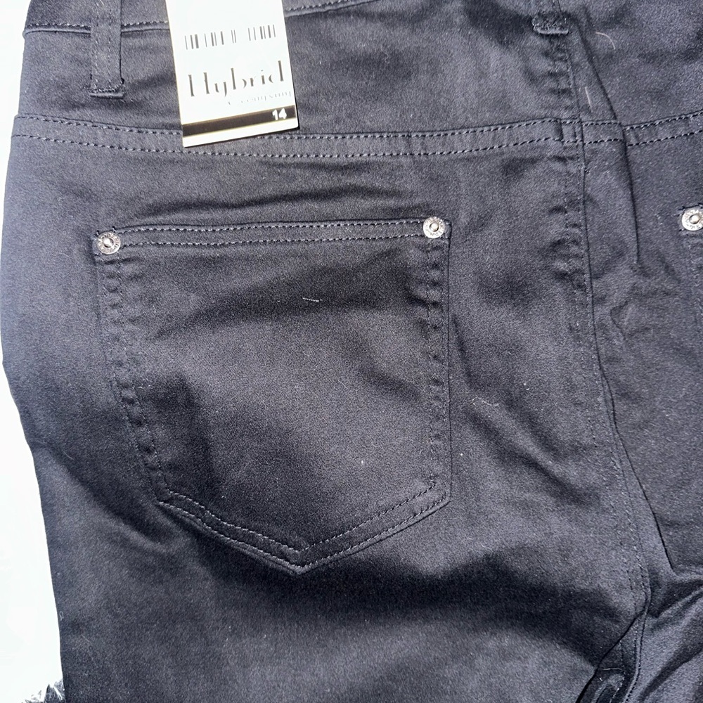 Hybrid & company Black Capris Pants - NWT Size 14 - Picture 4 of 4